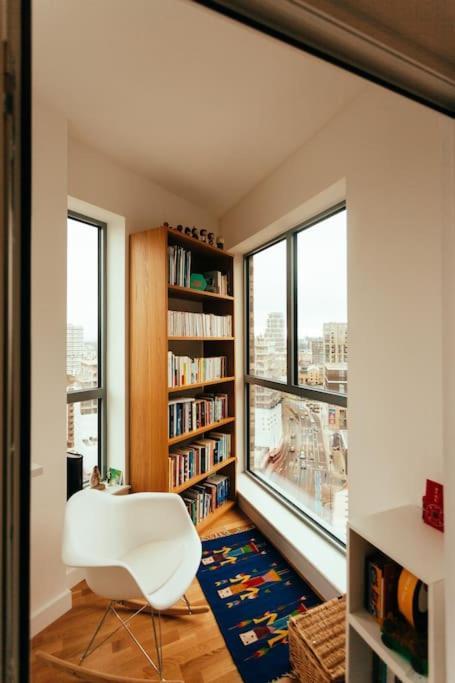 3 Bedroom Penthouse With Terrace And Skyline In Battersea Londyn Zewnętrze zdjęcie