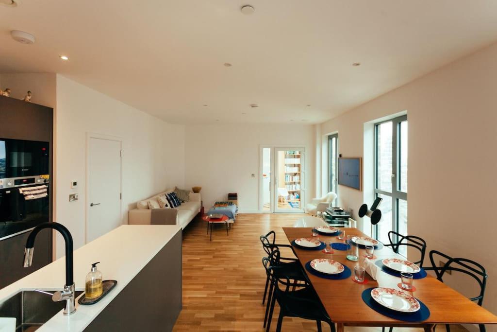 3 Bedroom Penthouse With Terrace And Skyline In Battersea Londyn Zewnętrze zdjęcie